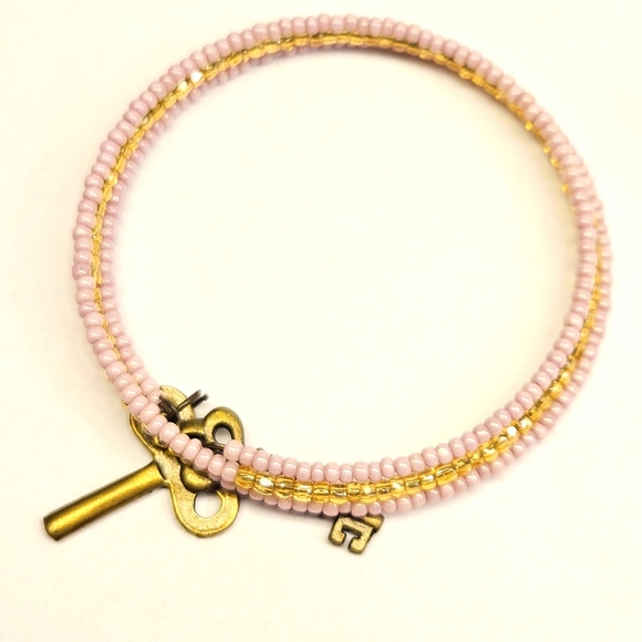 Pink and Yellow Keys Memory Wire Bracelet - Picture 4 of 5